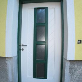 Maßmöbel, begehbare Schränke oder die Küche vom Tischler