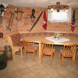 Maßmöbel, begehbare Schränke oder die Küche vom Tischler